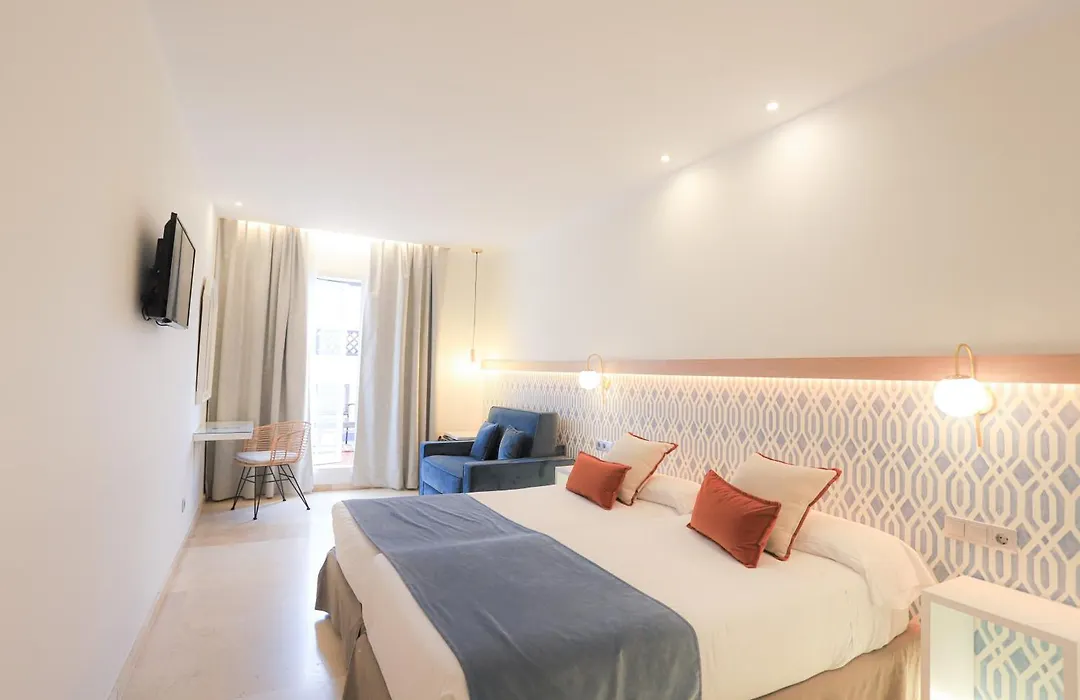 Hotel Oasis Con Parking Incluido-1