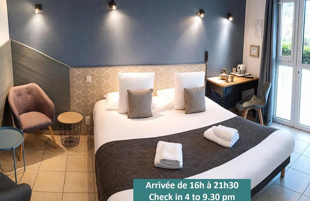 Logis Hotel La Rosiere----Situe Entre Bayeux Et Arromanches-1