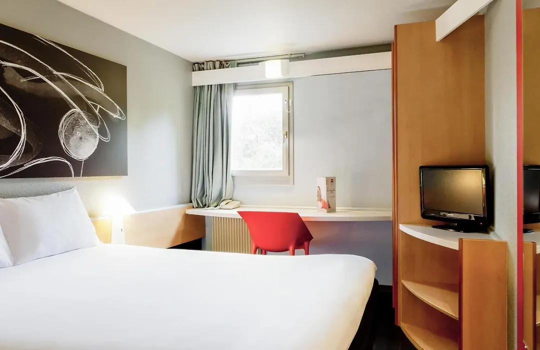 Ibis Lyon Nord-1