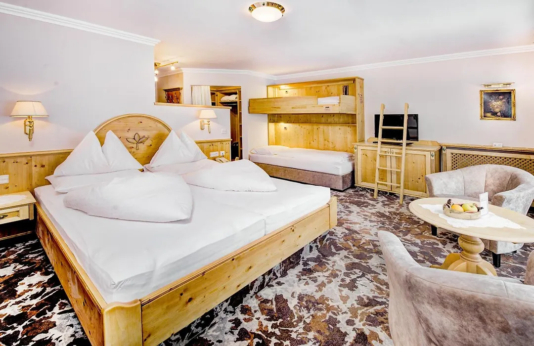 Boutique-Hotel Bauer - Inklusive Winter Mobility Ticket Und Inklusive Sommer Joker Card Und Sommer Mobility Ticket-1
