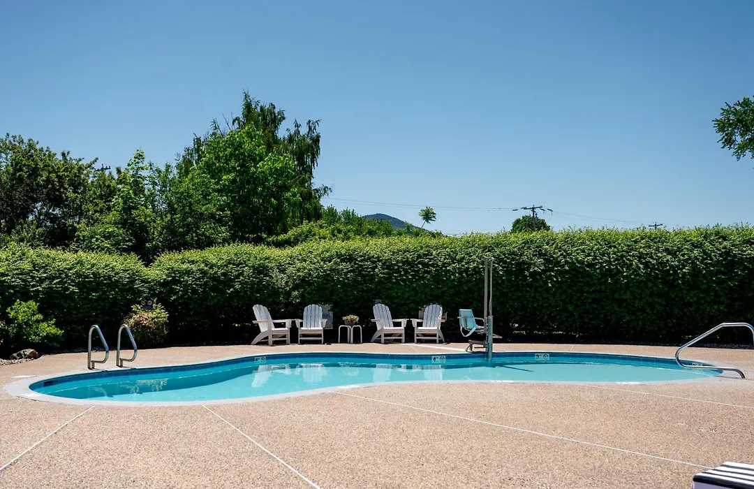 Fireside Inn & Suites Gilford-1