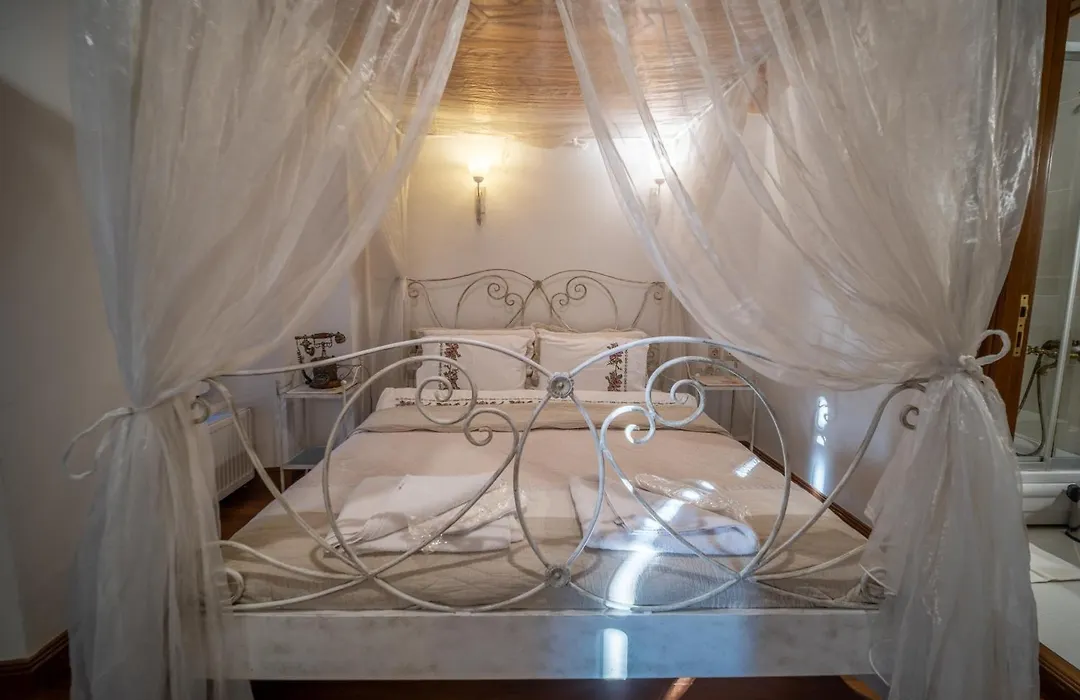 Hotel Des Etrangers - Special Category-1