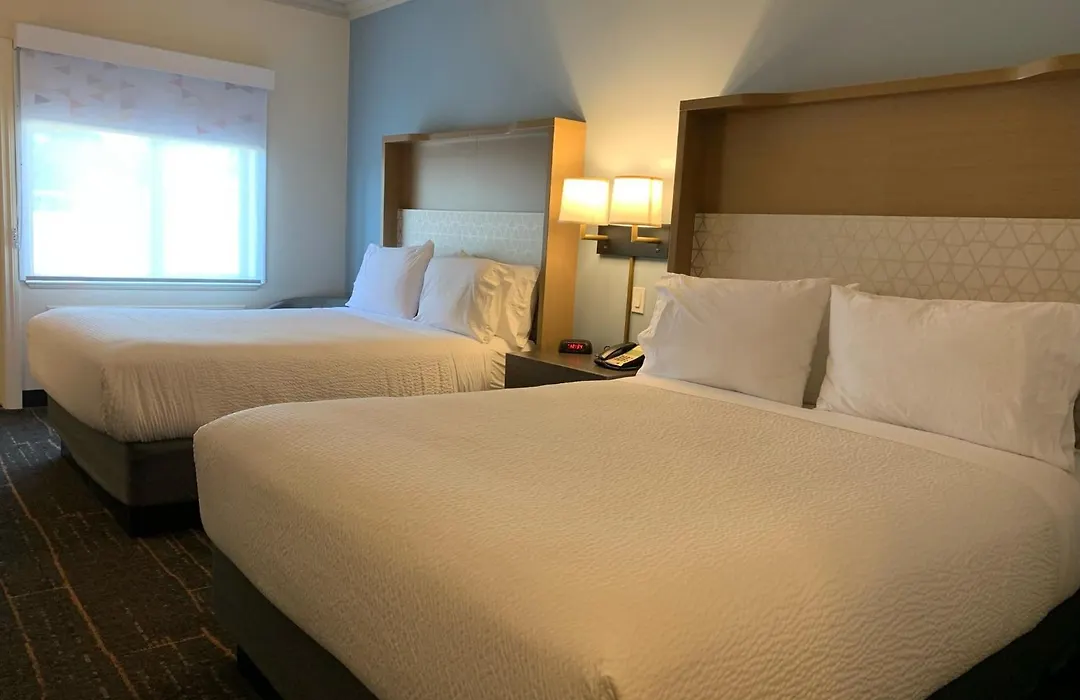 Holiday Inn Victoria - Elk Lake By Ihg-1