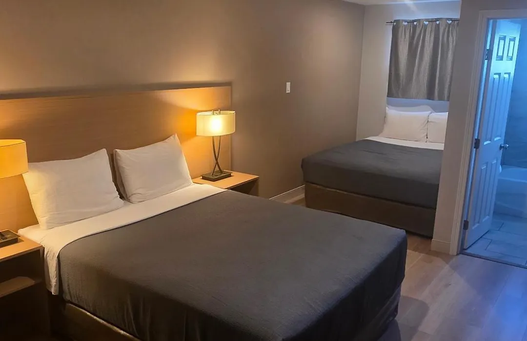 Parkway Motel & European Lodges-1