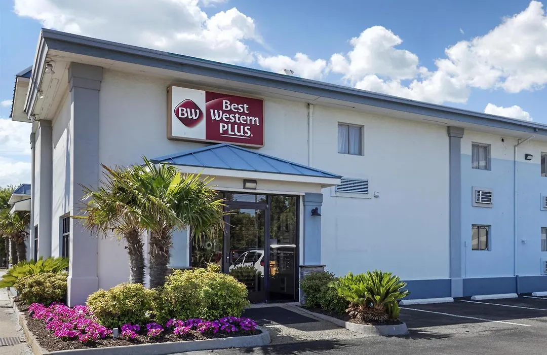 Best Western Plus Holiday Sands Inn&Suites-1