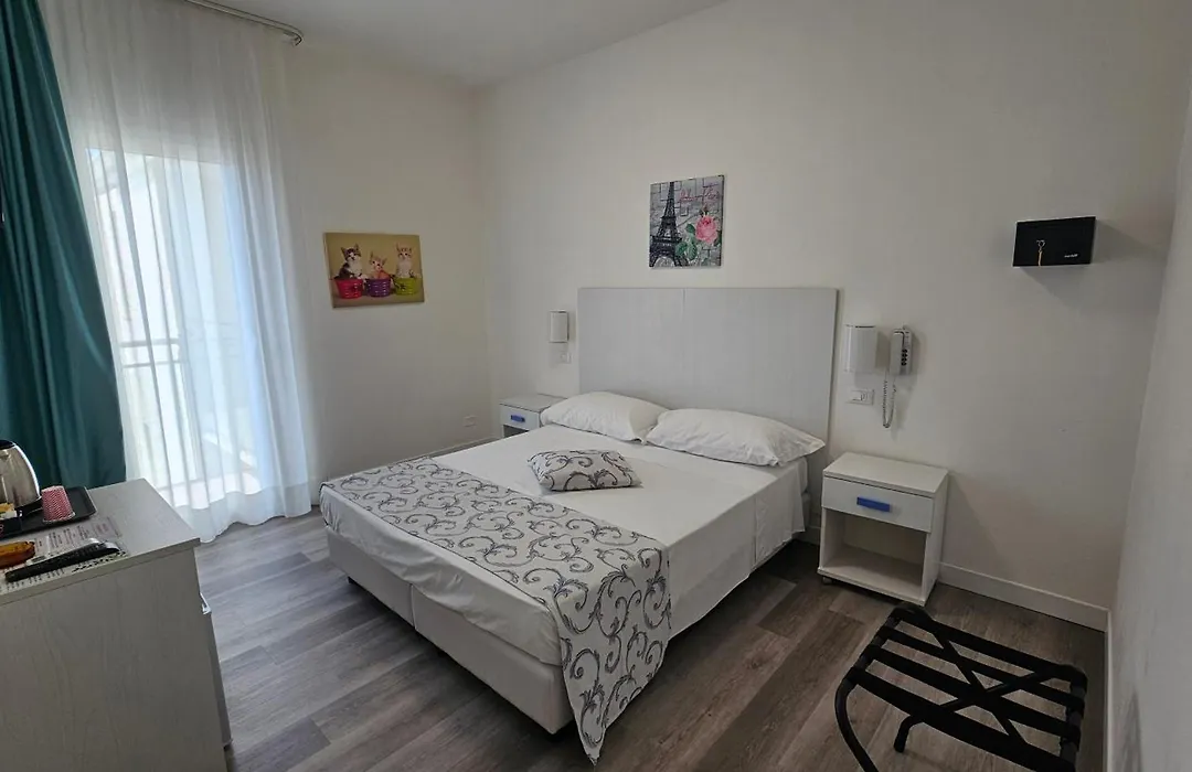 Hotel Linda-1