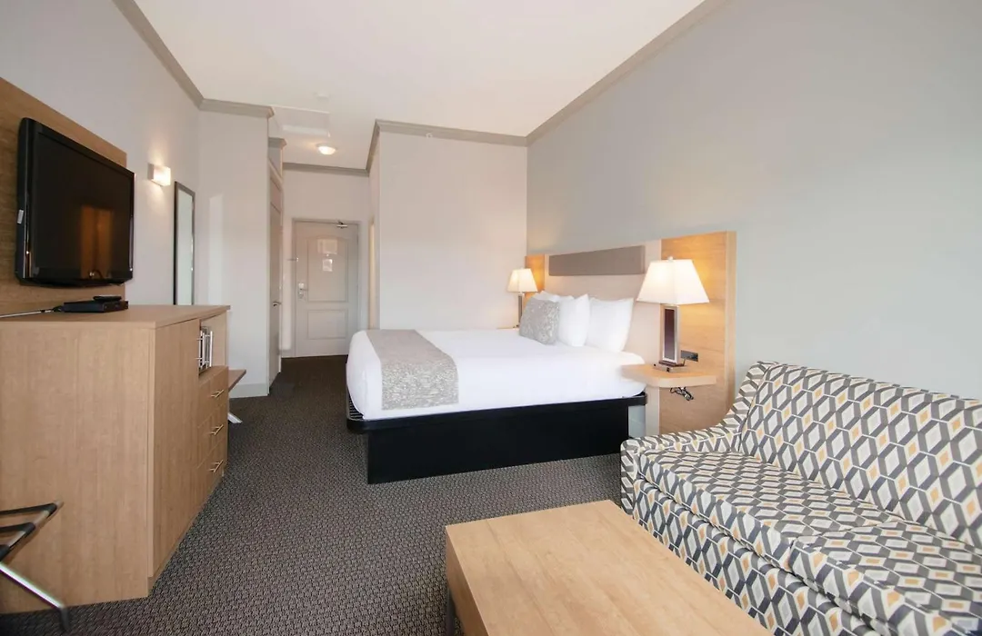 Coast Abbotsford Hotel & Suites-1