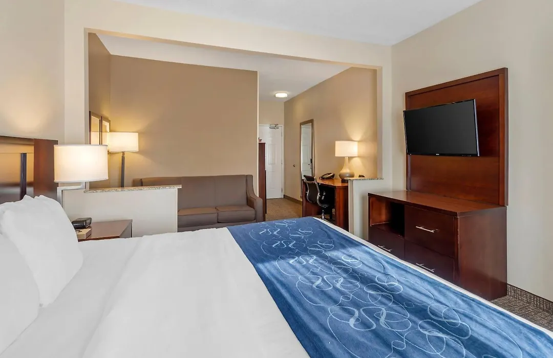 Comfort Suites Normal University Area-1