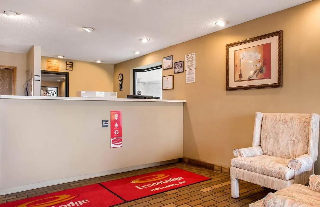 Econo Lodge Holland - Toledo-1