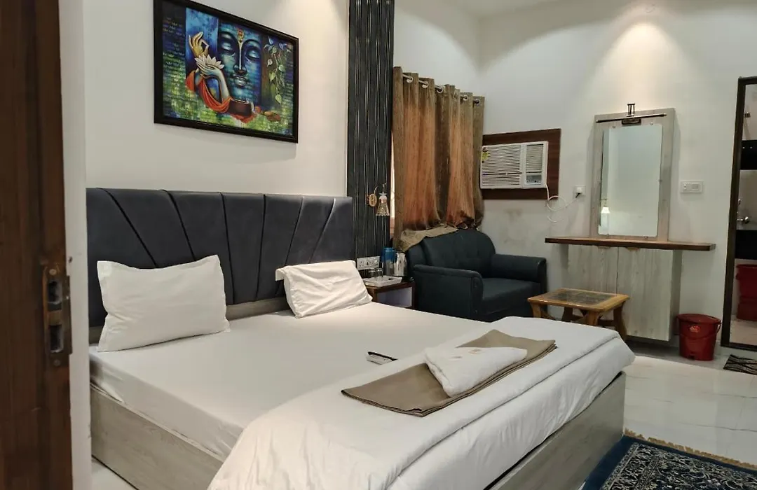 Khushi Paying Guest House-1