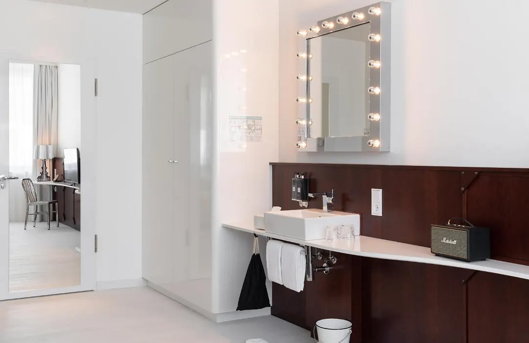 Ruby Leni Hotel Dusseldorf By Ihg-1