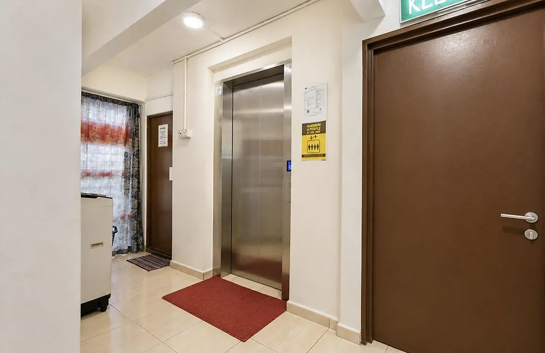 Collection O Axlite Hotel-1