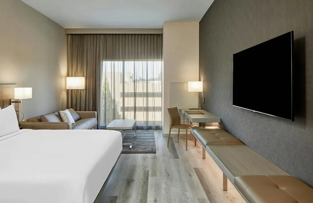 Ac Hotel By Marriott Durham Duke University-1