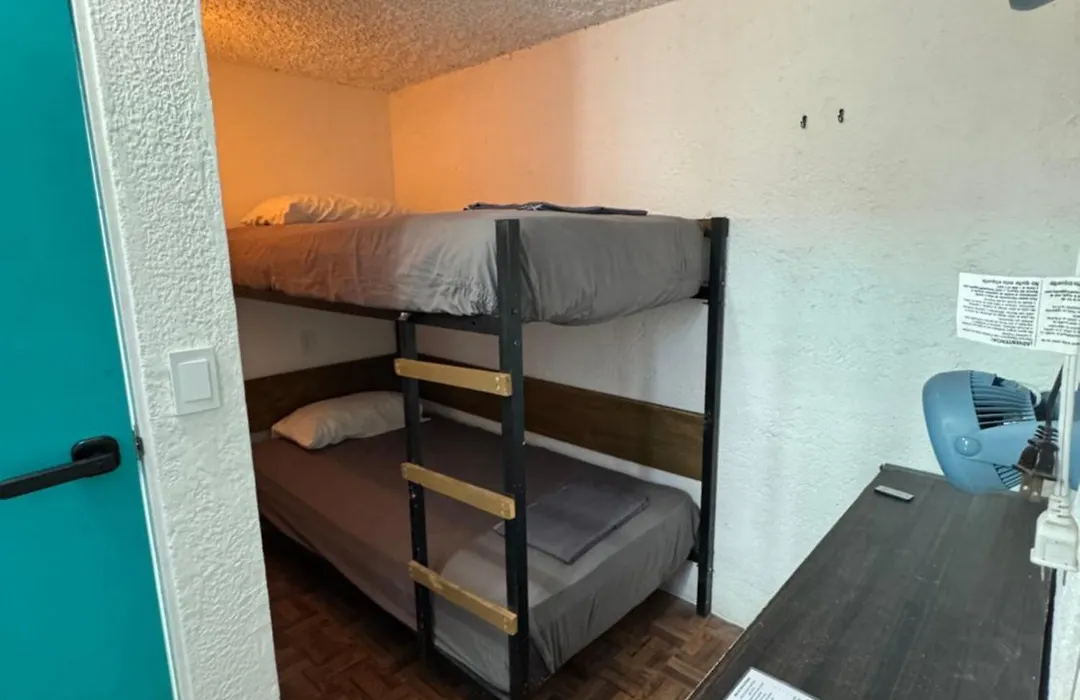 Nómadas Hostel-1