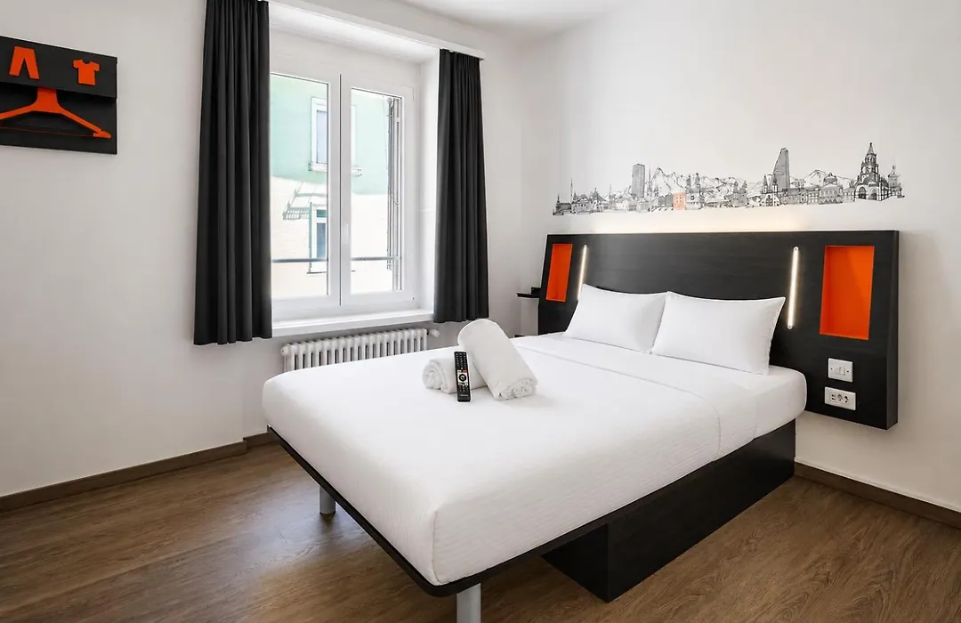 Easyhotel Zuerich City Limmatplatz-1