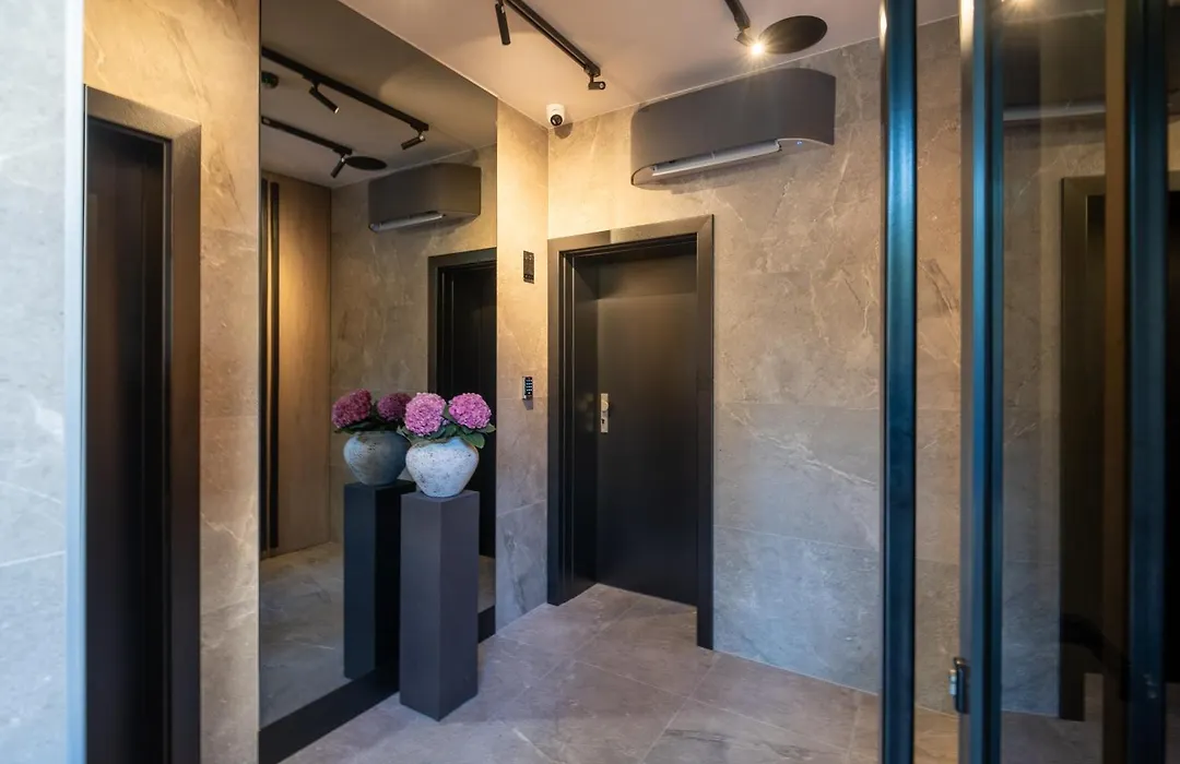 VELVET rooms&more-1