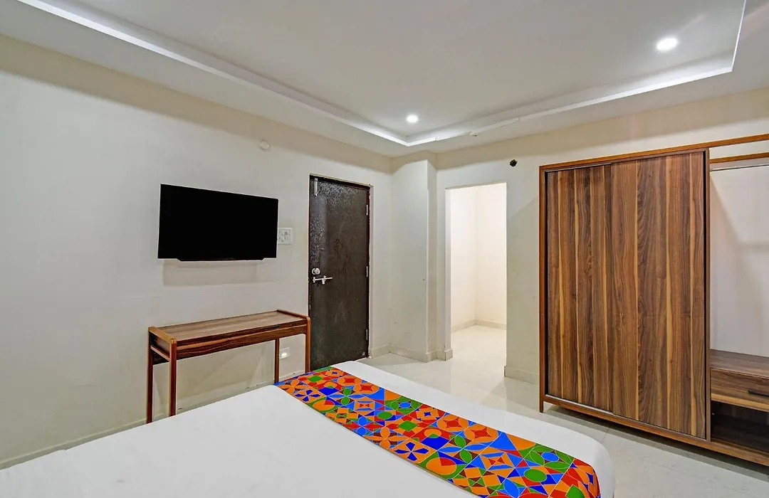 Via Silver Suites - Sarath City Capital Mall, Kondapur-1