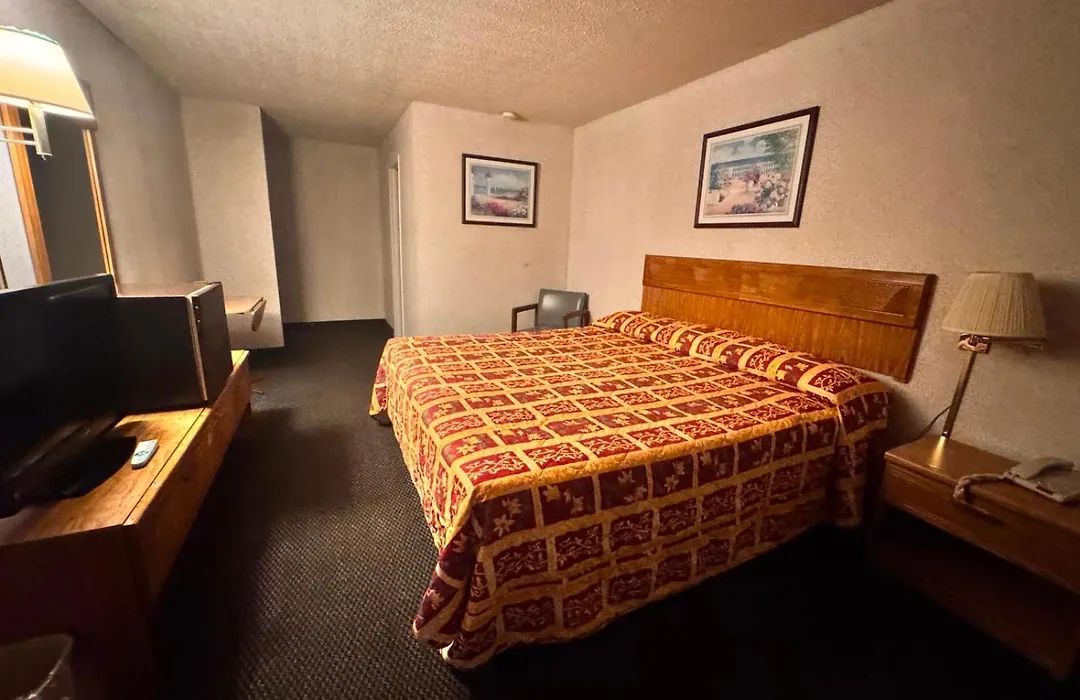 Economy Inn Sweetwater I-75-1