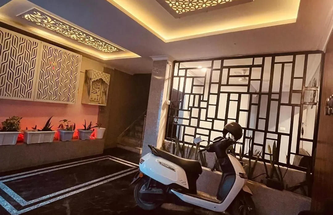 Guru Hotel And Lodge-1