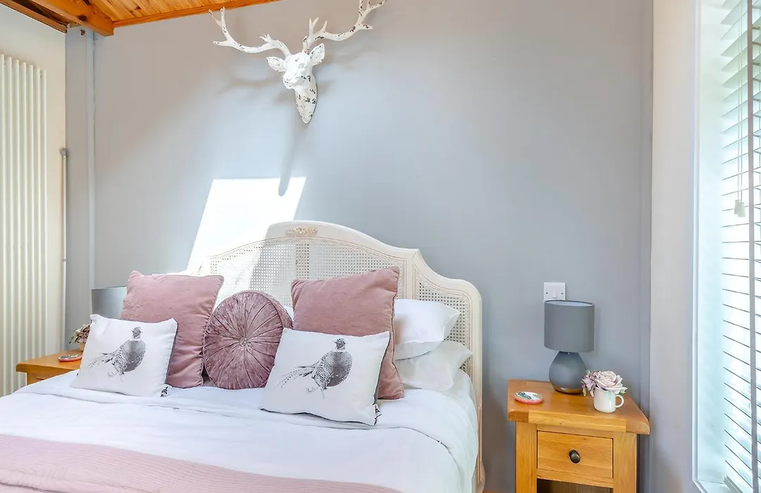 Charlesworth Lodges-1