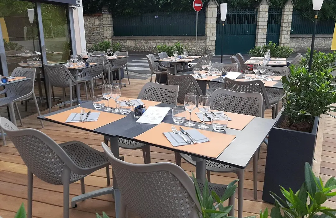 Kyriad Hotel Nevers Centre-1