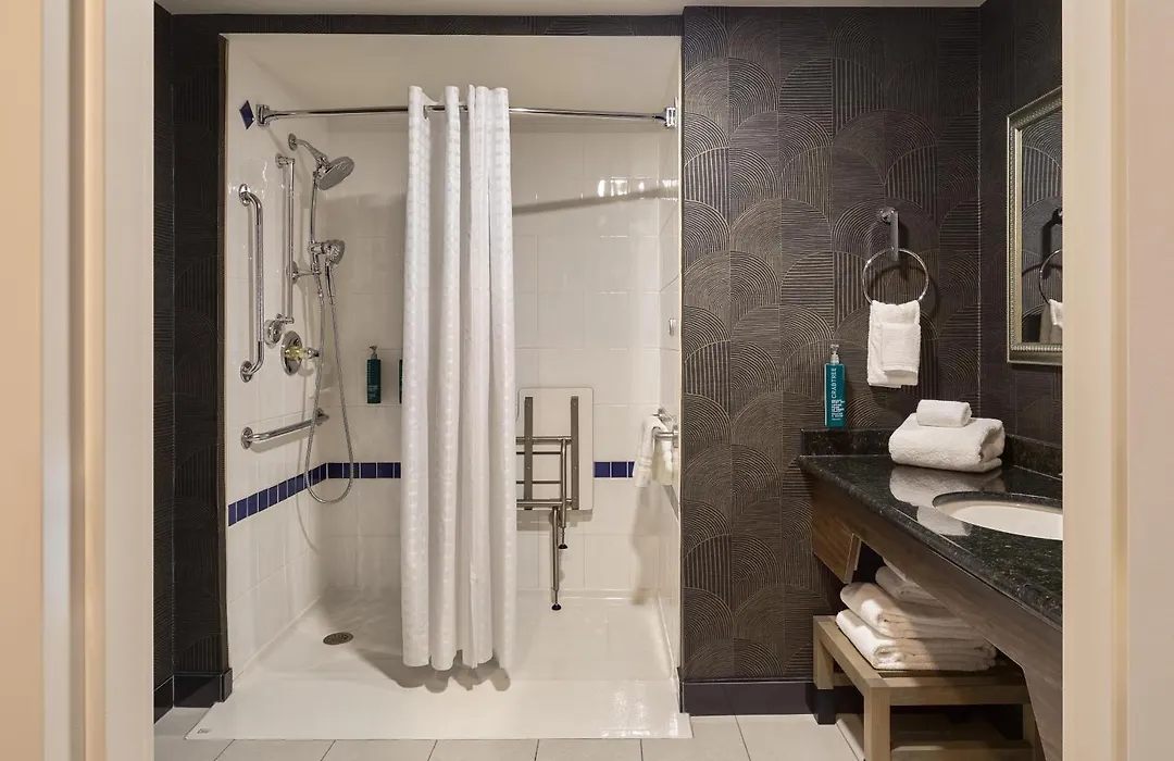 Doubletree By Hilton North Vancouver-1