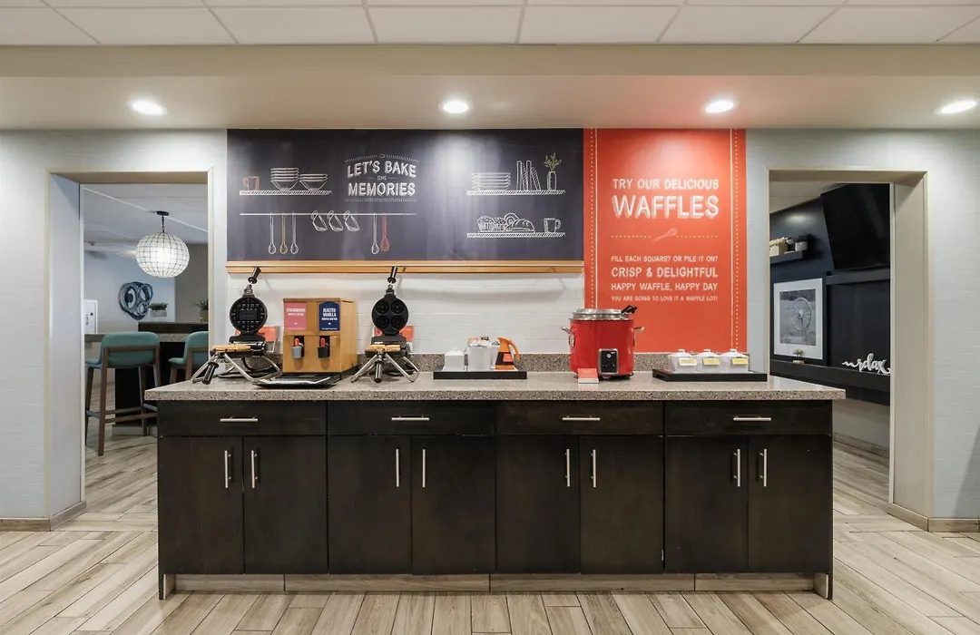 Hampton Inn Harbourgate-1