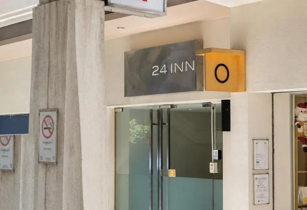 24 Inn At Bts Phrom Phong-1