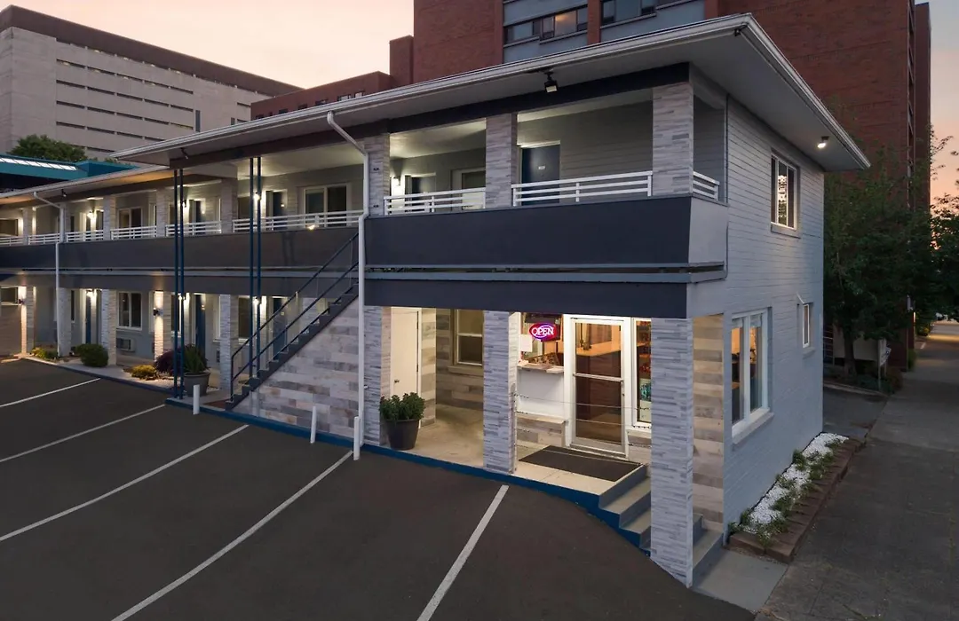 Travelodge By Wyndham Everett City Center-1