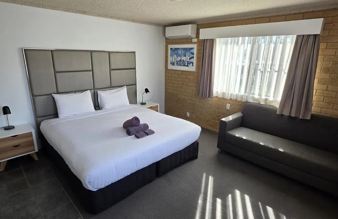 Hamilton Hume Motor Inn-1