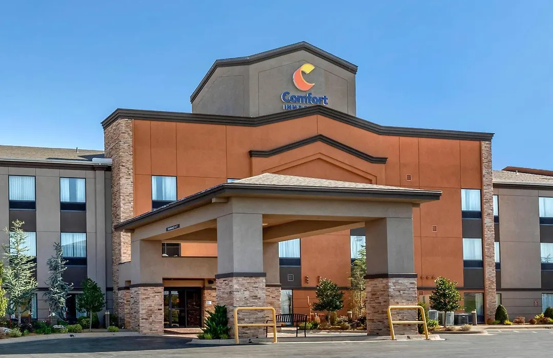 Comfort Inn & Suites Pauls Valley - City Lake-1