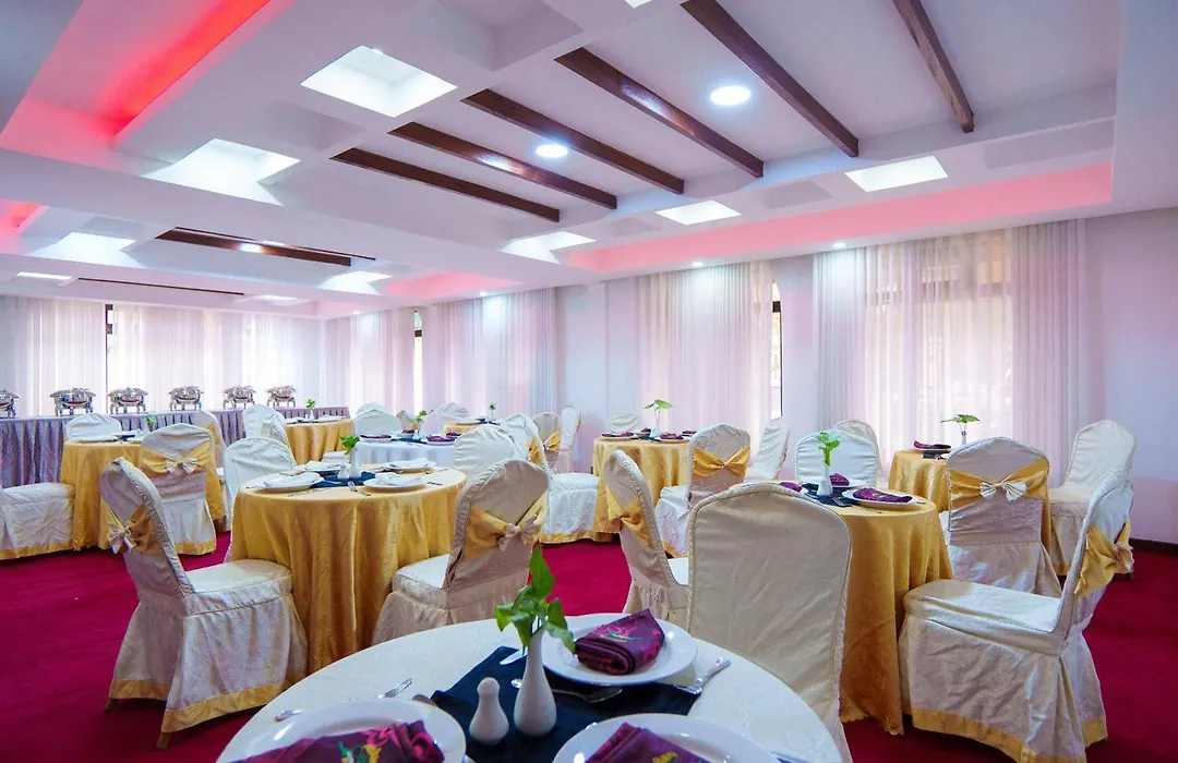 Hennessis Hotel-1