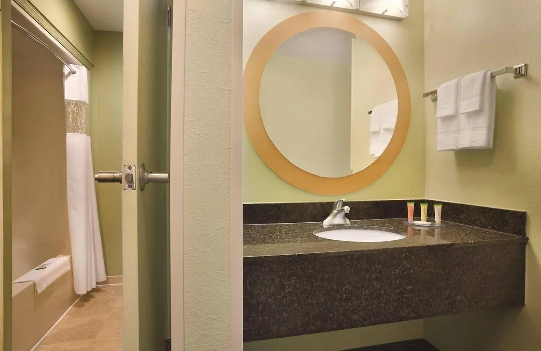 Park Inn By Radisson Albany-1