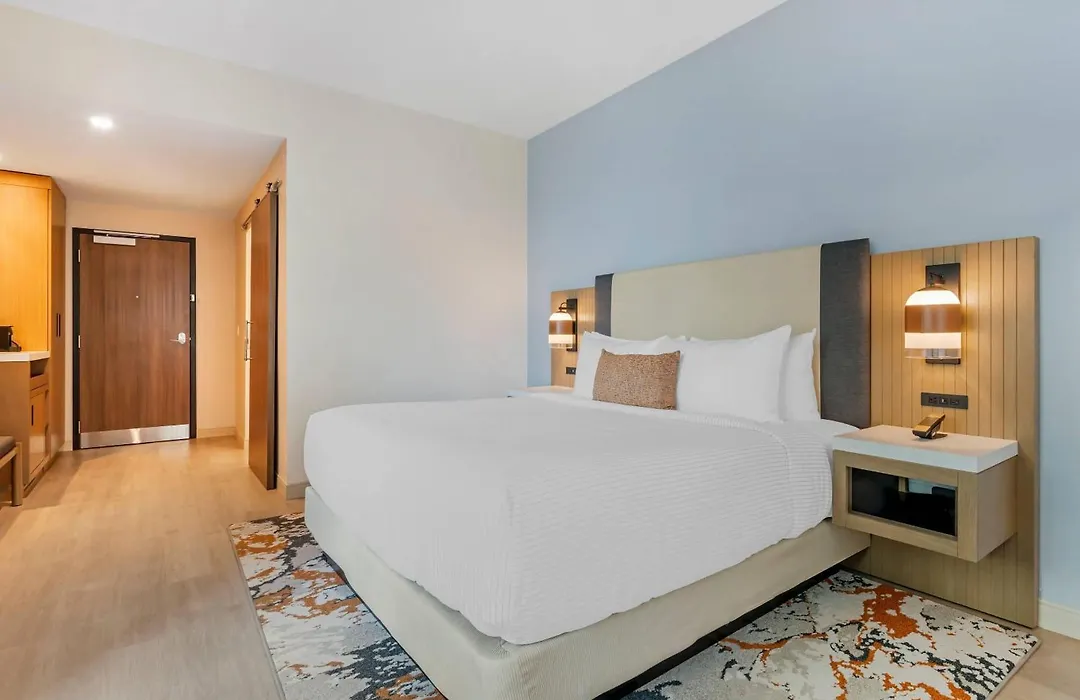 Cambria Hotel Austin Downtown-1
