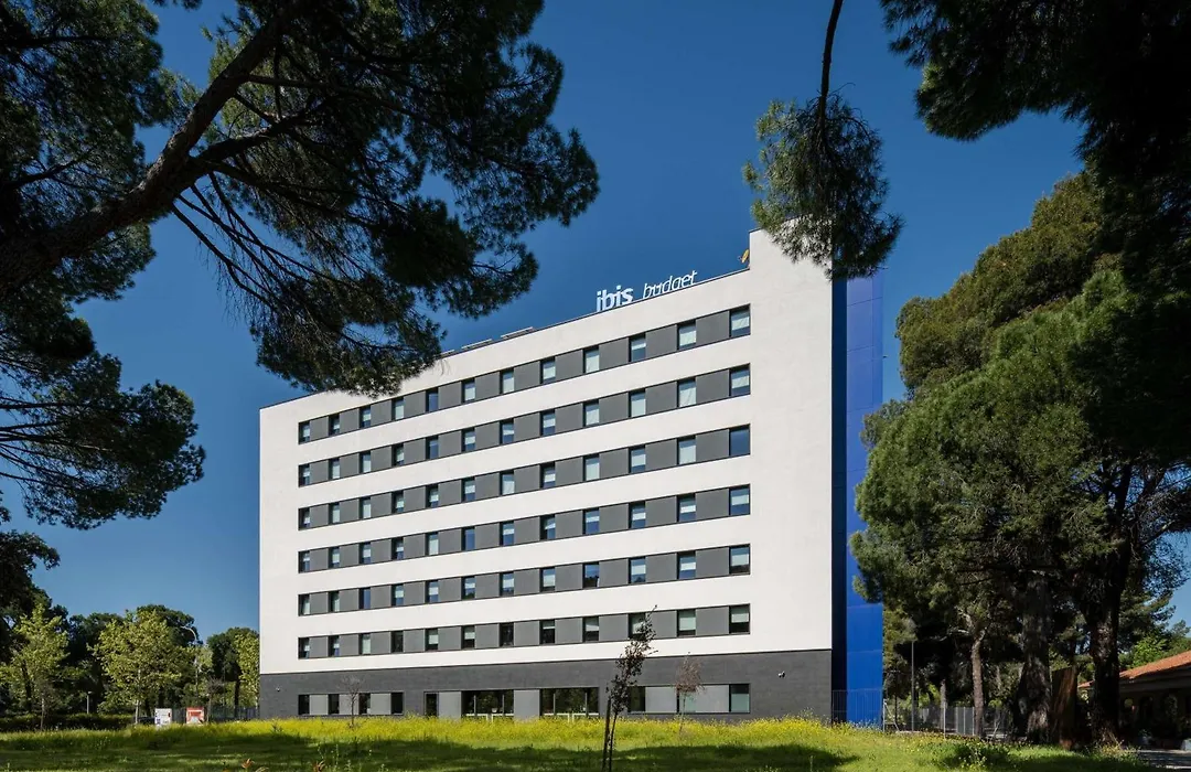 Ibis Budget Madrid Aeropuerto-1