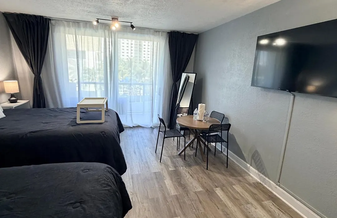 Beach Front Building Studio With Balcony Kitchen Pool Gym Direct Beach Access In Sunny Isles Beach Miami-1