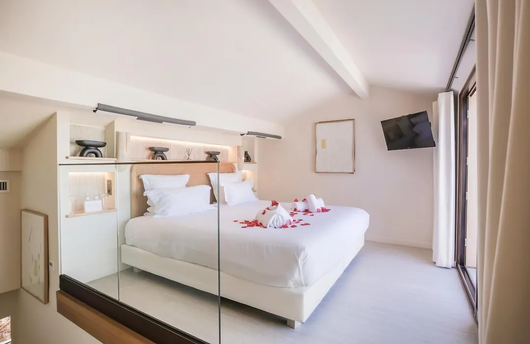 Tinah Saint-Tropez-1