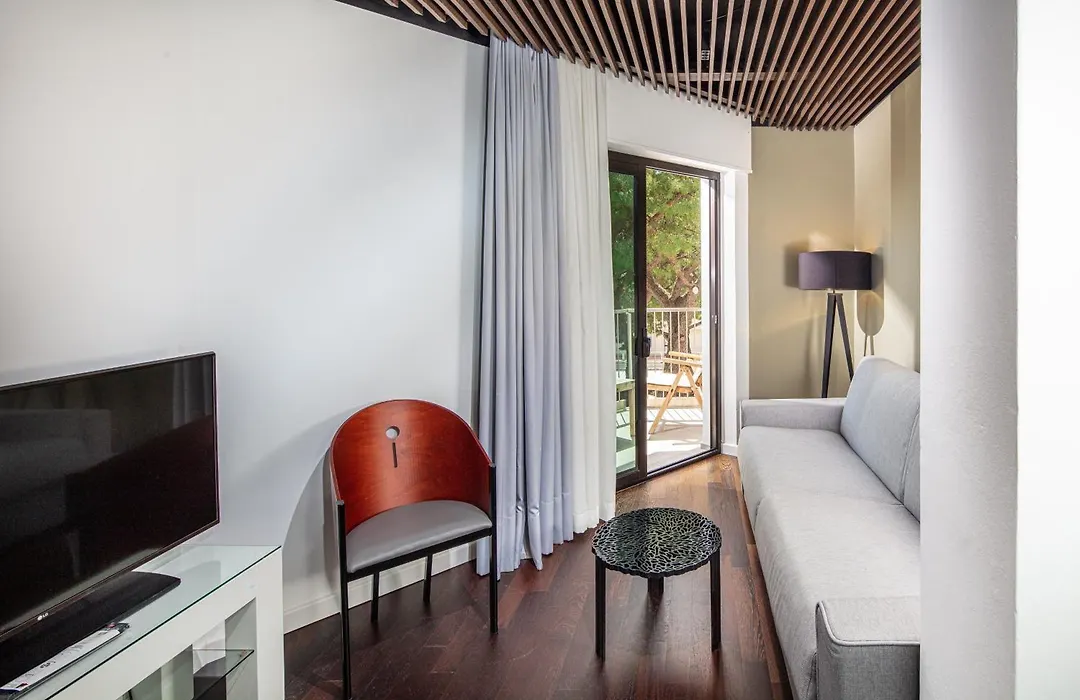 Monaco Suites Hotel-1