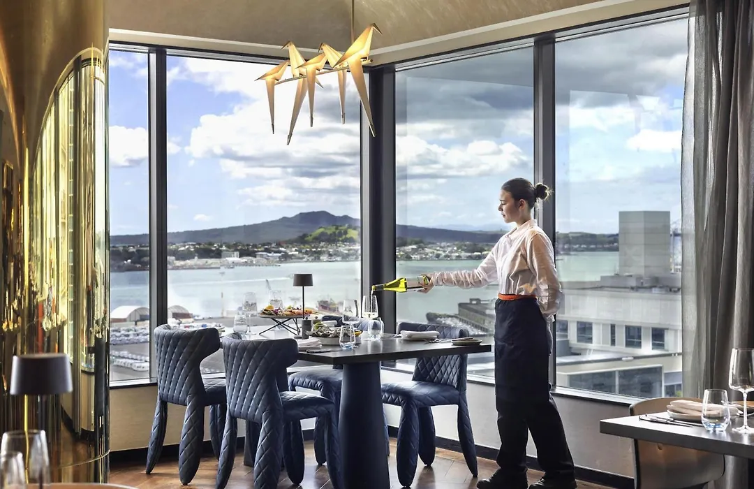 So/ Auckland-1