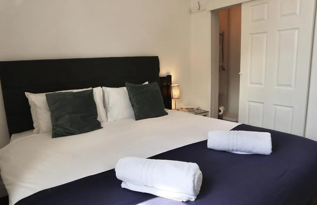 City Centre Guest House - Gloucester Park-1