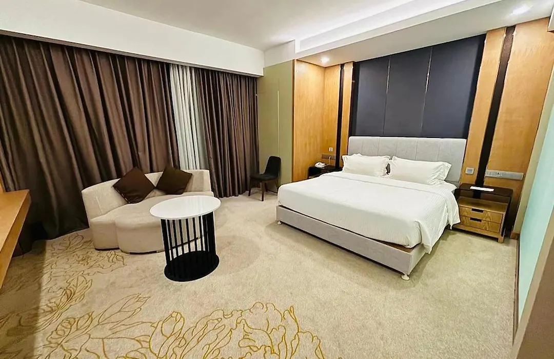 Grand Flora Hotel-1