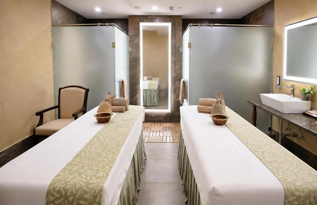 Gift City Club, A Member Of Radisson Individuals-1