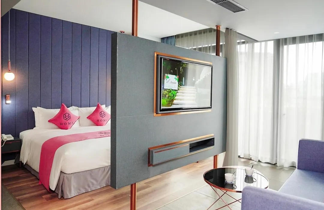 Home Hotel-1