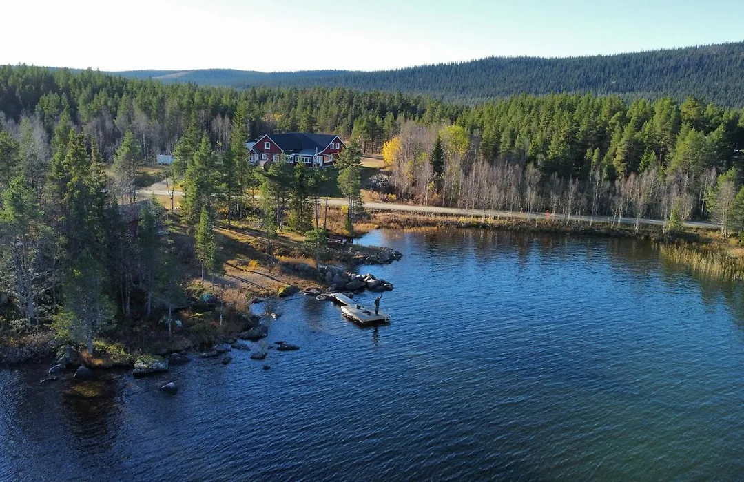 Villa Bjoerklund - Lakeview Apartment In Swedish Lapland-1