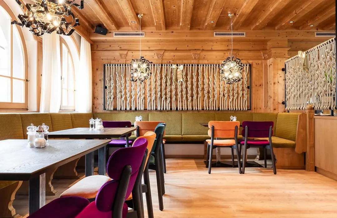 Mygoodlife Hotel & Bar-1