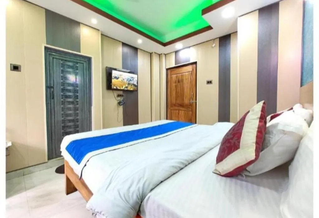 Puri Inn: Beachside Retreat with Lift & Parking-1
