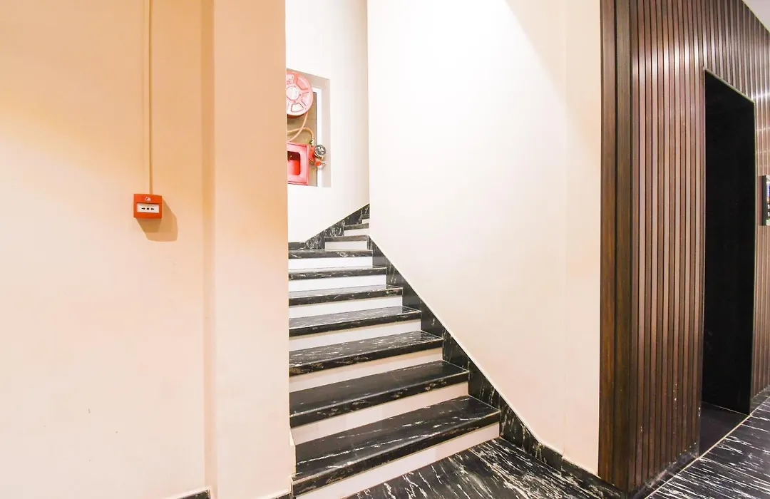 Goroomgo Royal Crown Puri: Beachside Luxury with Prime Temple Access-1