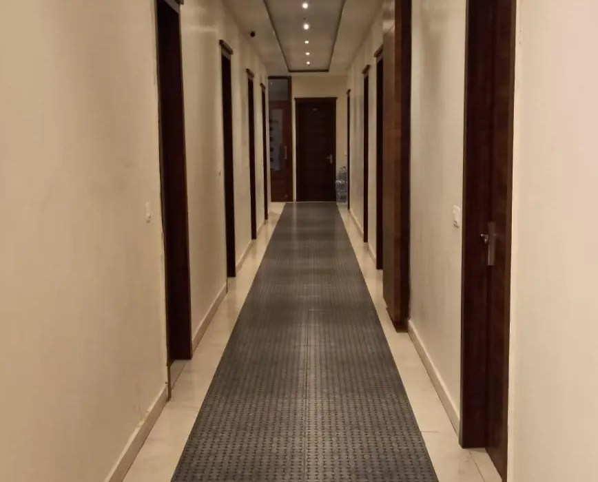 Shree Narayana Hotel-Bar-Rooftop Terrace-Disc!! 50 Mtr From Bus Stand Udaipur-1