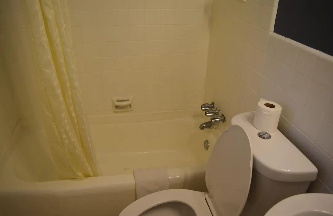 Friendship Motor Inn Carneys Point - Pennsville-1