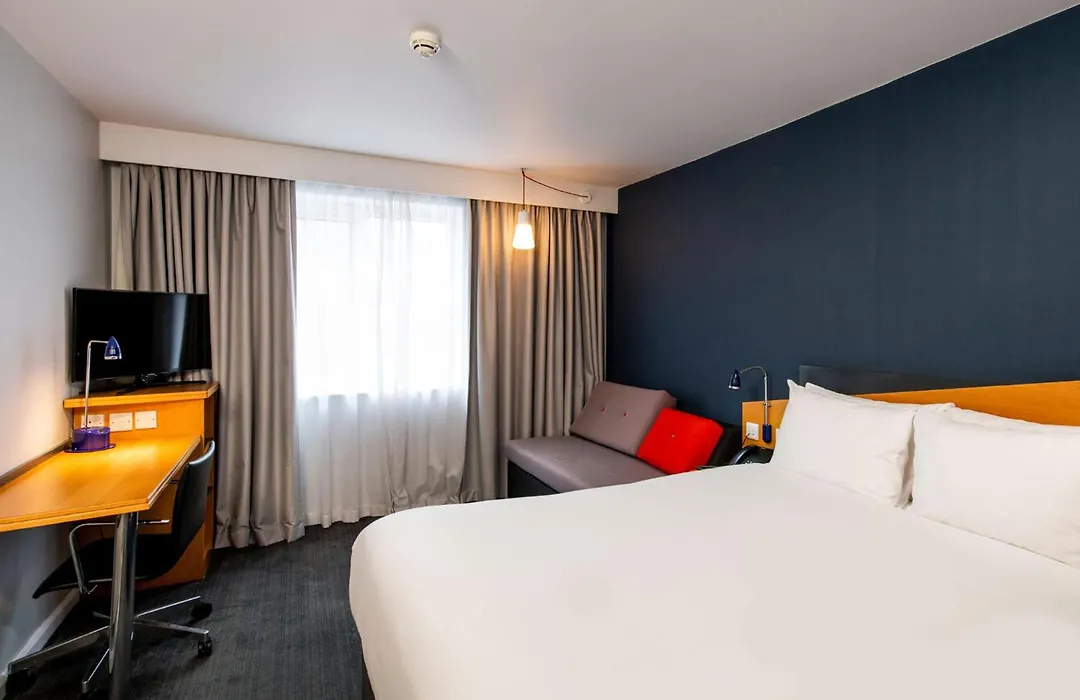 Holiday Inn Express Swindon West By Ihg-1